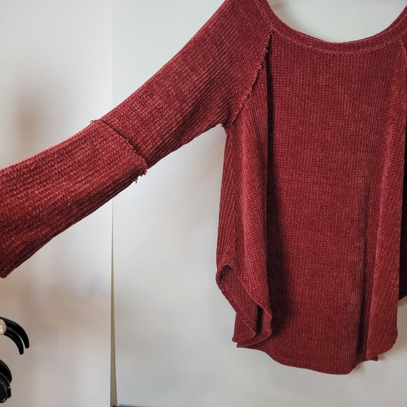 Bucketlist Women's Rust Red Chenille Long Sleeve Top w/thumb holes - Picture 6 of 11